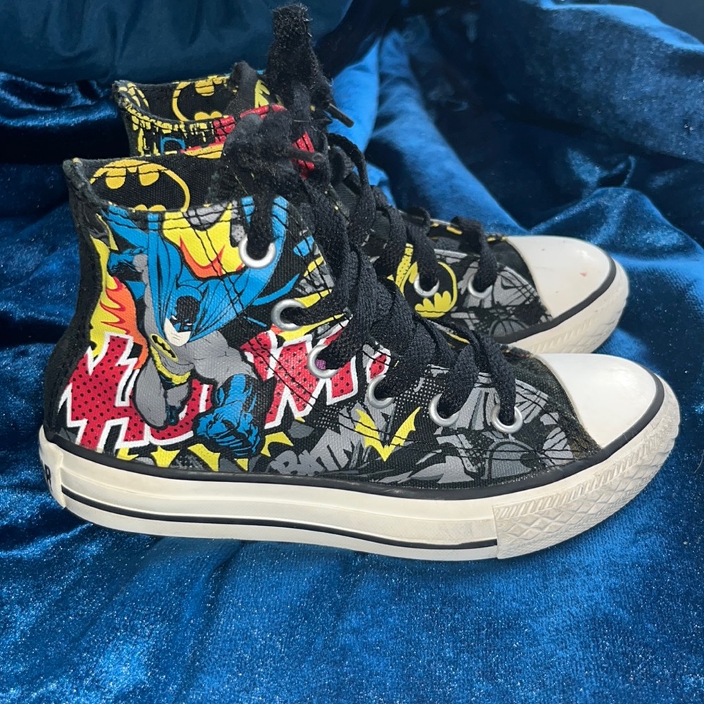 Batman converse -gently use s in good condition size 11